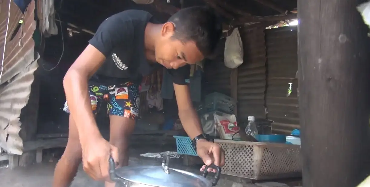 "น้องตี้" เด็กสู้ชีวิต แม้จนก็ไม่ท้อ