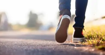 ล้ำไปอีก! นักพัฒนาปัญญาประดิษฐ์ AI ให้สามารถระบุตัวตนจากท่าเดิน