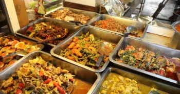 ร้านข้าวแกงเจ๊แมว