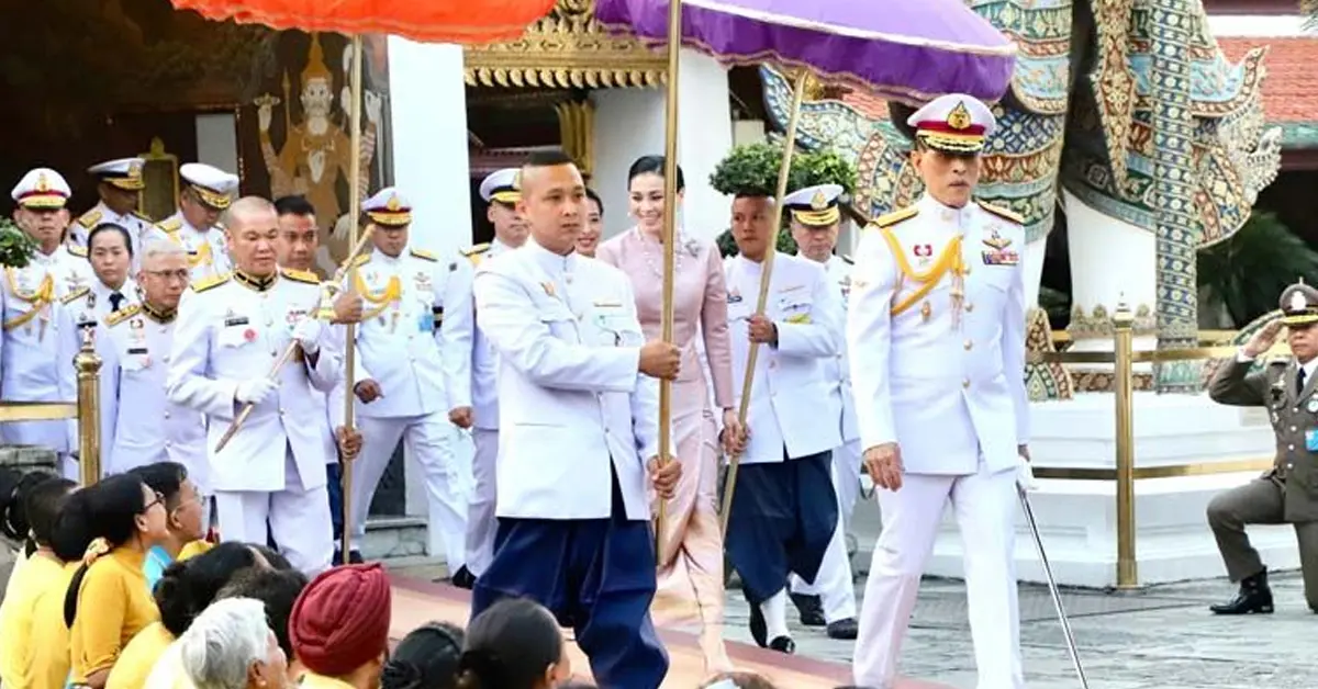ในหลวง - พระราชินี