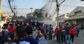 โรงงานเลิกจ้าง