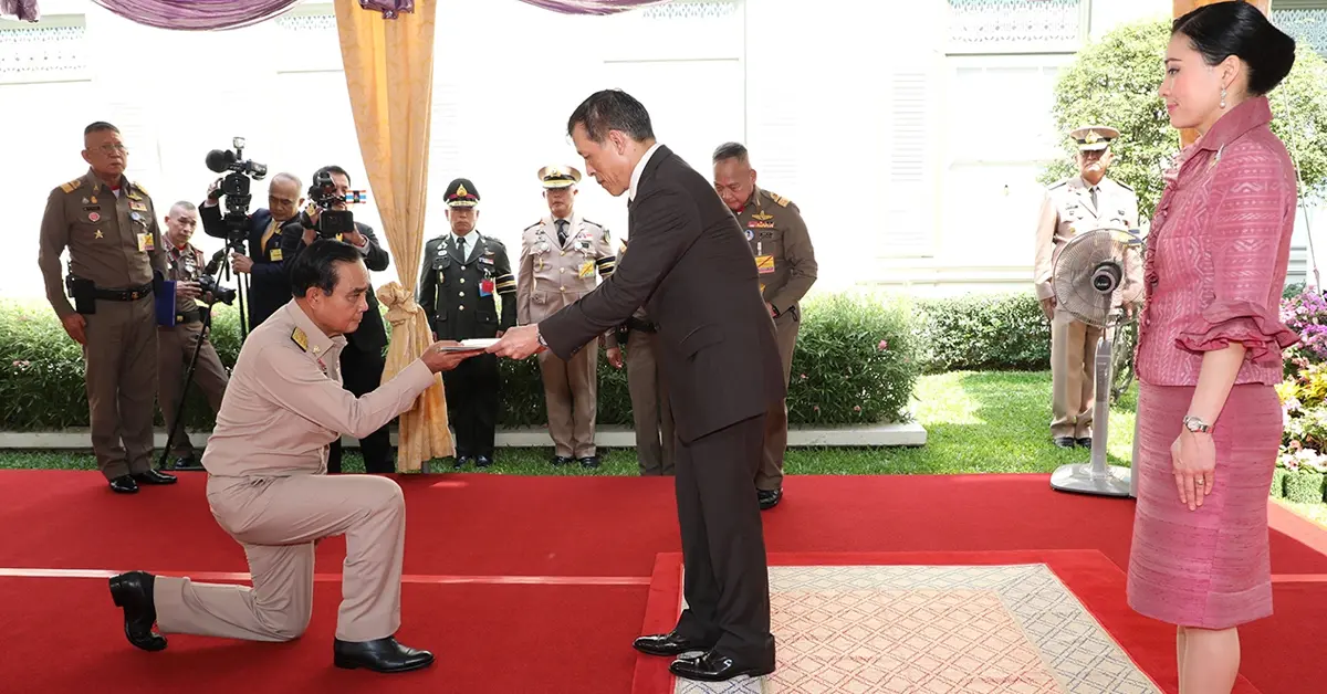 ในหลวง-พระราชินี