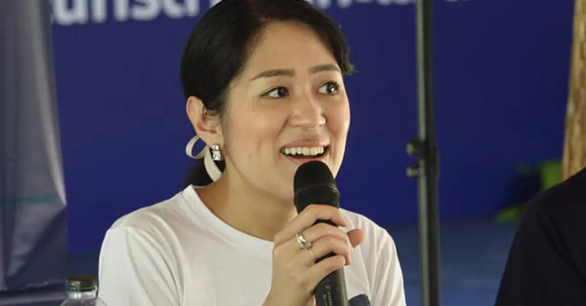 ช่อ พรรณิการ์