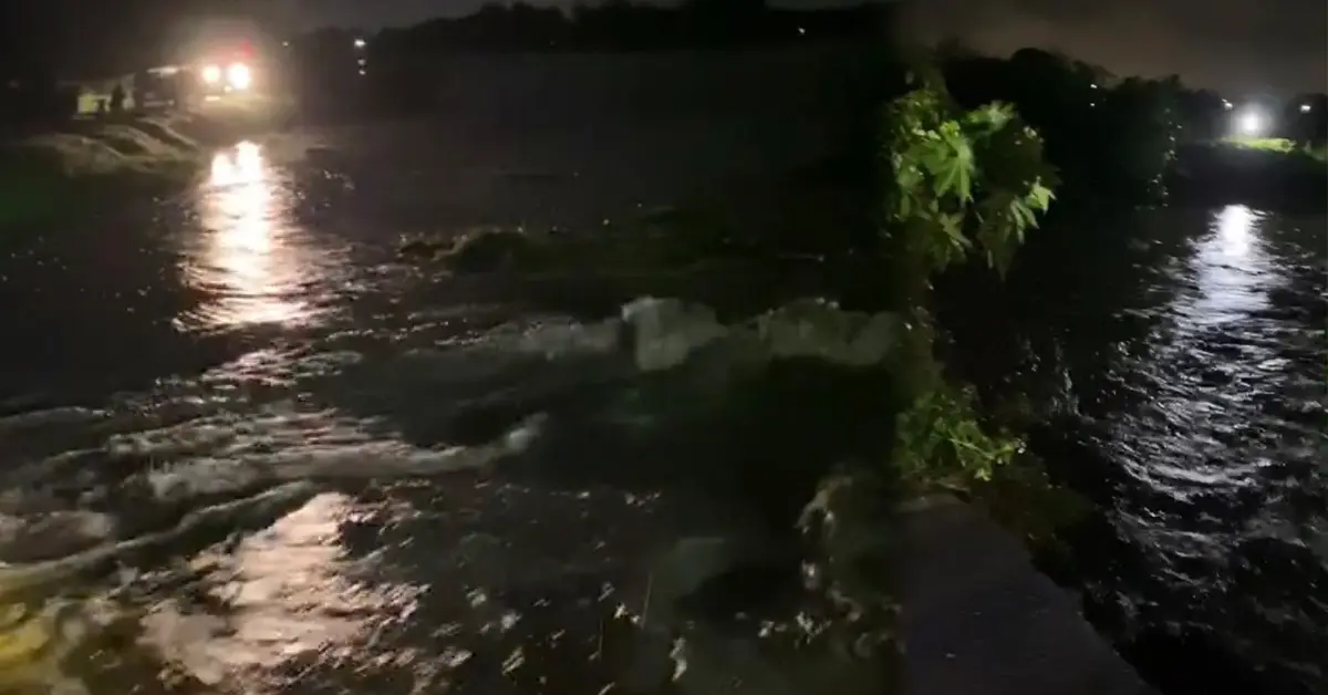 พนังกั้นน้ำแม่กวง