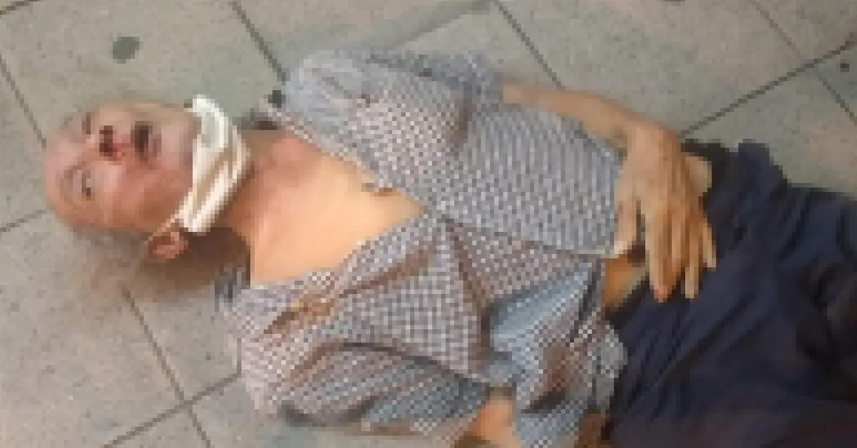 กระทืบคนแก่