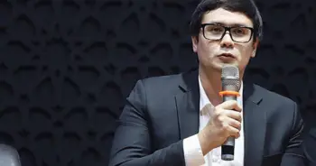 แก้ไขรัฐธรรมนูญ