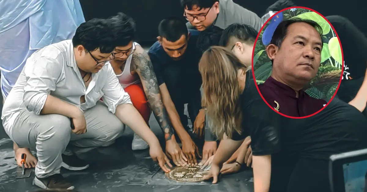 หมุดคณะราษฎร