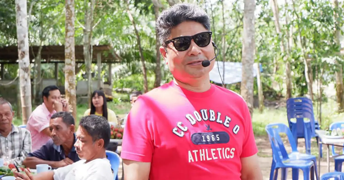 เทพไท เสนพงศ์