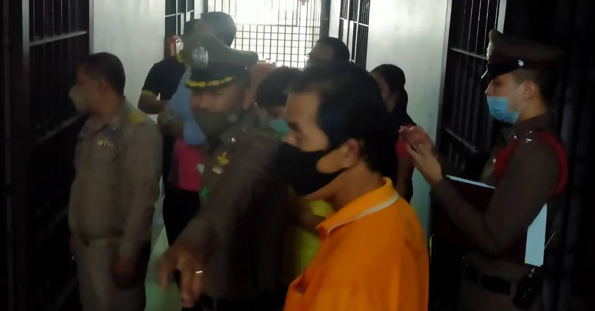 ฆ่าตัวตายในห้องขัง