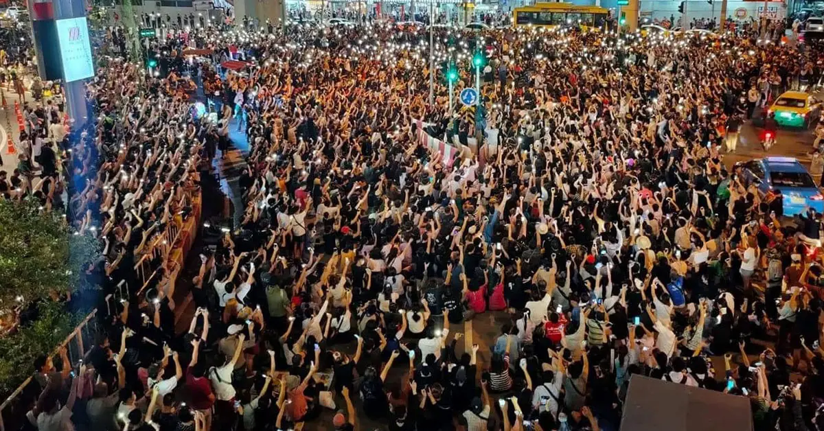 ม็อบไทย