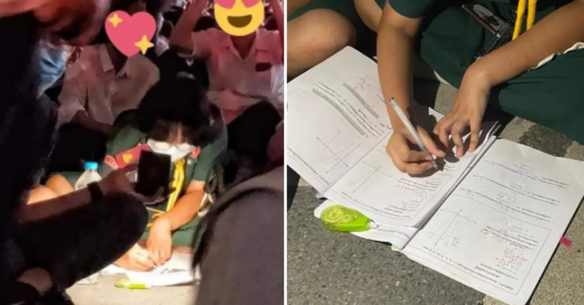 นักเรียนทำการบ้าน