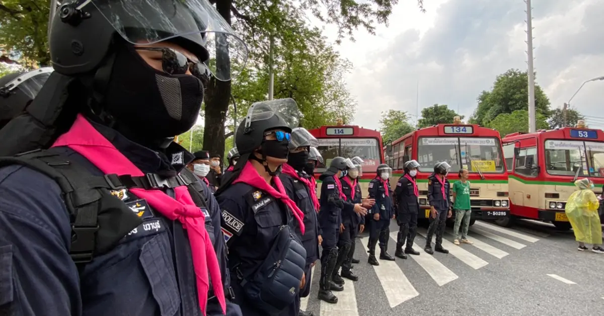 อาจารย์นิติศาสตร์ 101 คน