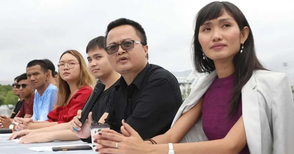 หมิ่นสถาบัน