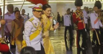 ในหลวง พระราชินี ฝนตก