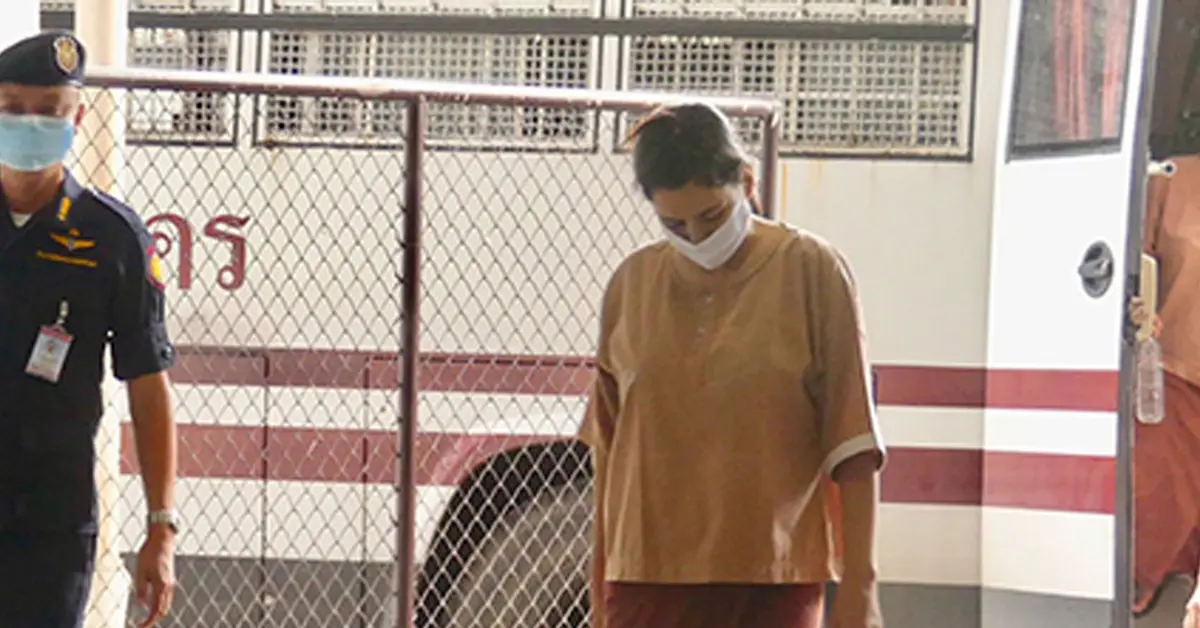 ฆ่าฝังดินสาวใช้