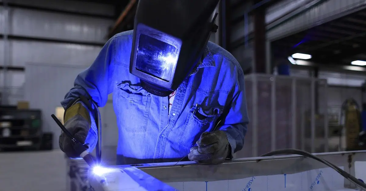 แรงงานต่างด้าว