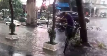 ถนนสีลม น้ำท่วม