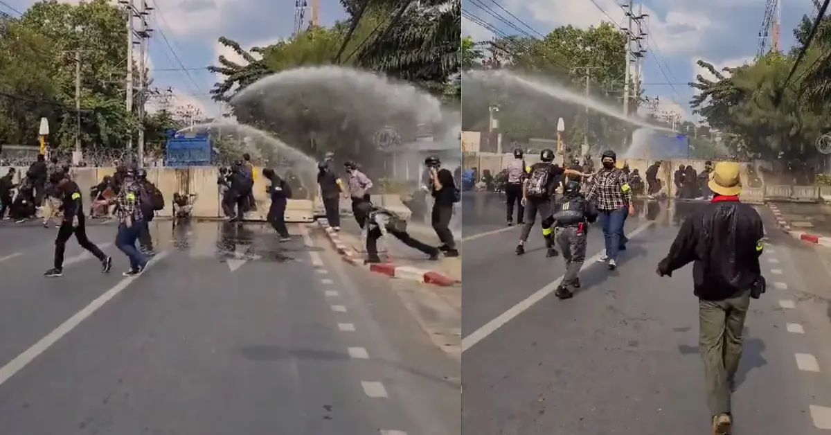 ฉีดน้ำไล่ผู้ชุมนุม