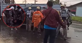 กระบะป้ายแดงคลั่ง