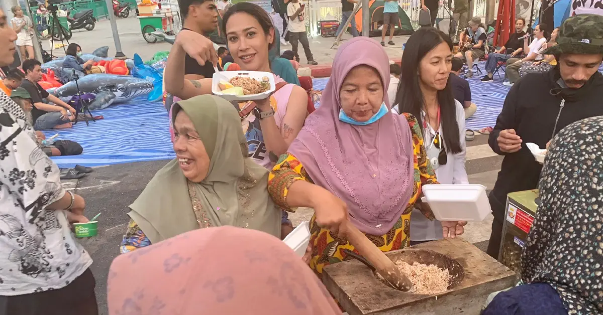 ทราย เจริญปุระ