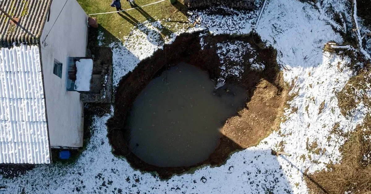 croatia-sinkholeปก