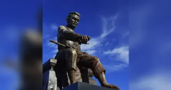 วันกองทัพไทย ปก