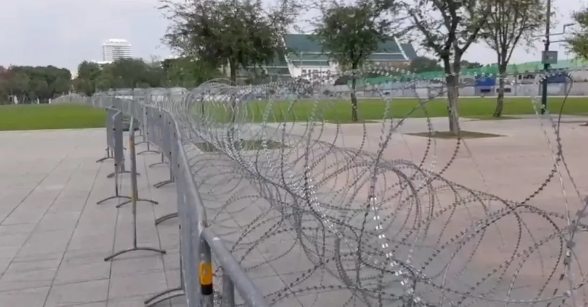 ทหารนอกเครื่องแบบ