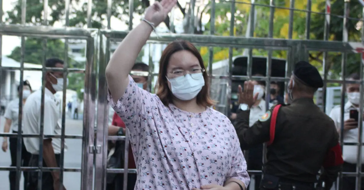 รุ้ง ปนัสยา