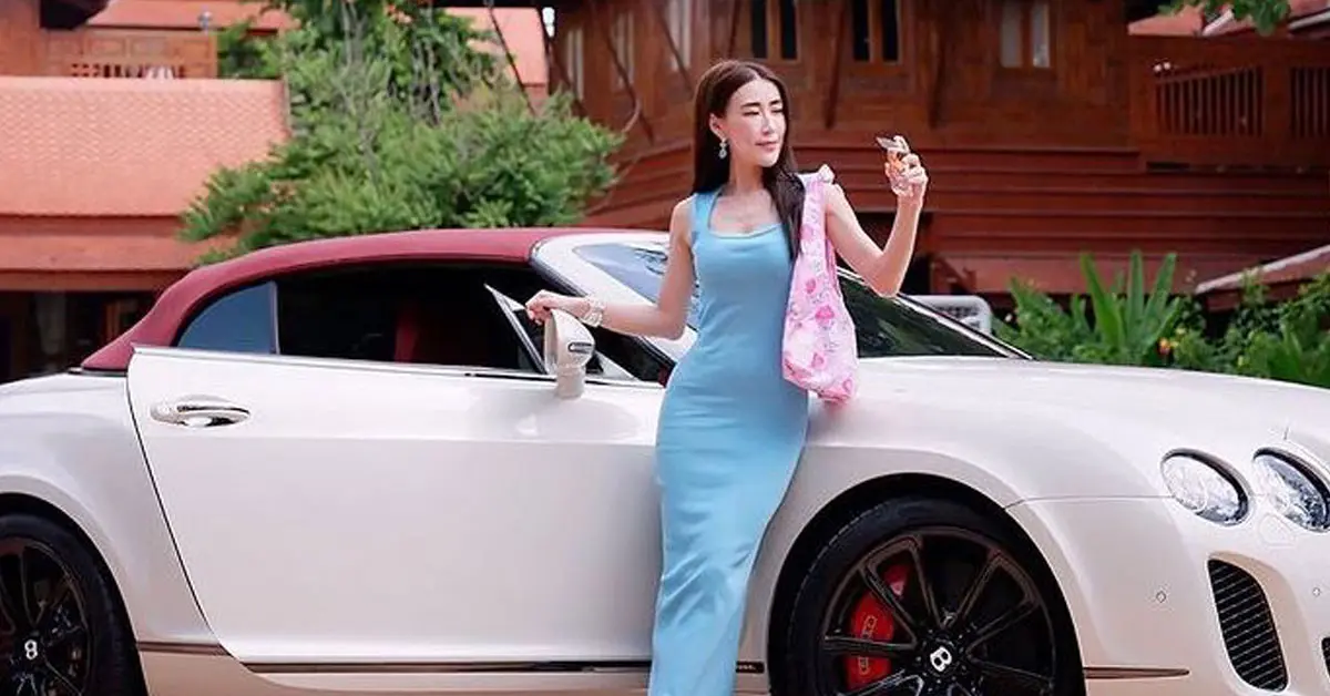 เอิร์น จิรวรรณ คือใคร