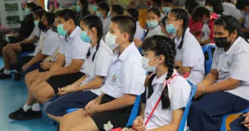 เยียวยานักเรียน ปก