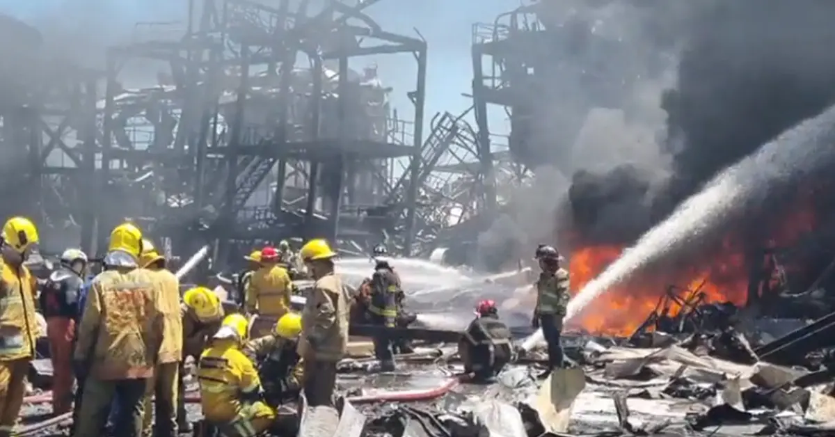 จนท.ดับเพลิงเสียชีวิตไฟไหม้โรงงานเคมี