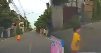 เกือบโดนชน ปก