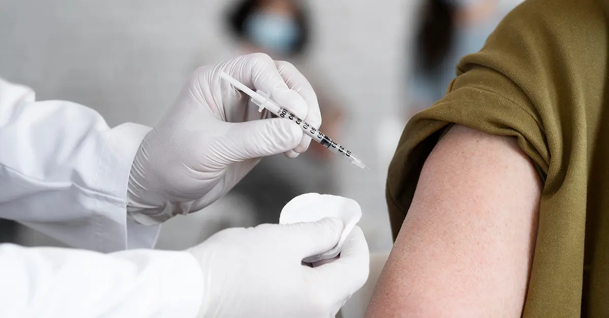 หมอธีระวัฒน์ ปก