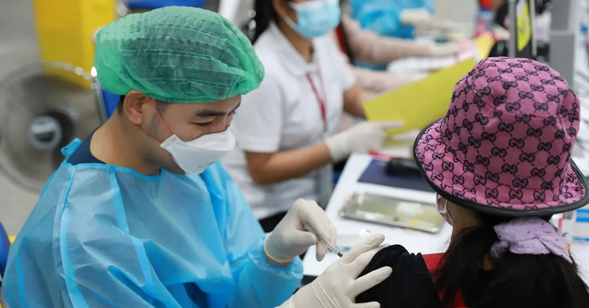 รับฉีดเข็ม 2 ปก