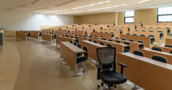 เปิดเรียนมหาวิทยาลัย