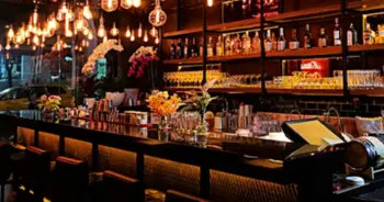 เปิดสถานบันเทิง