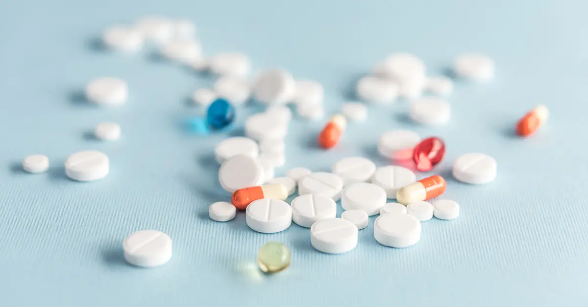 ยาเม็ด ต้านโควิด ปก