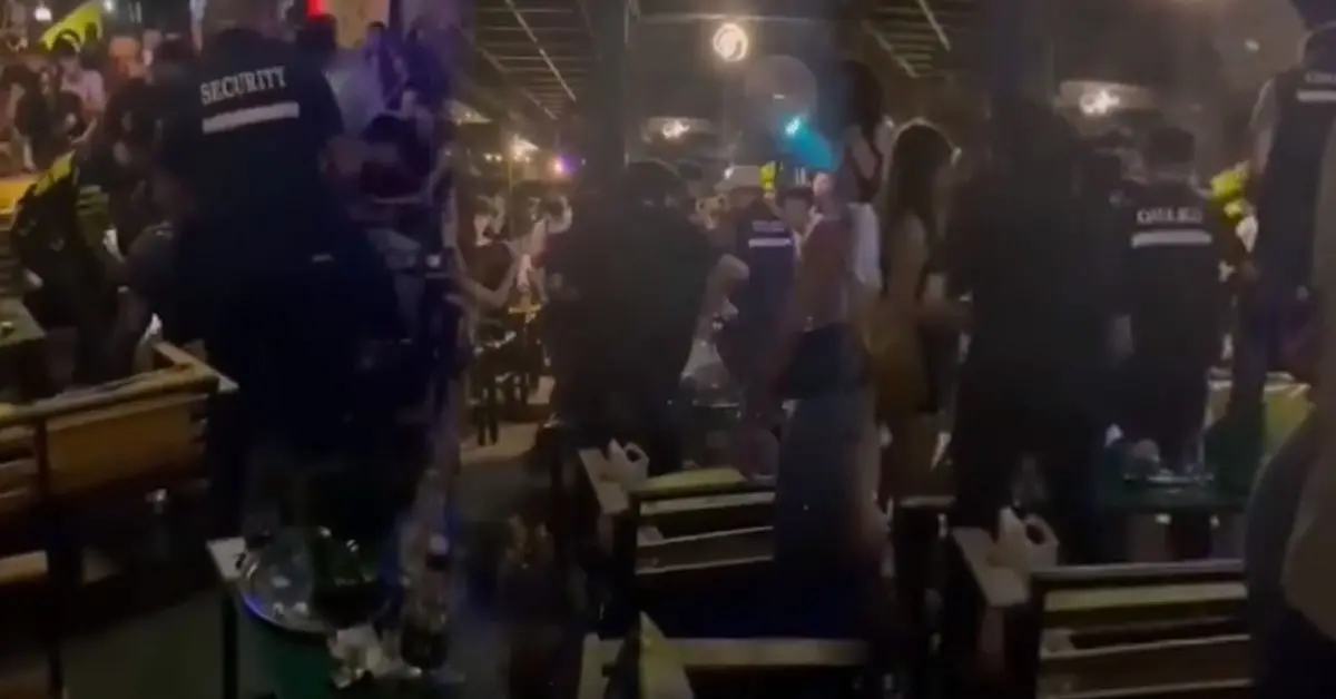 ตีกันในผับ