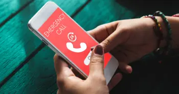 สายด่วนโควิด ปก