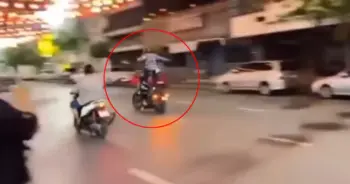 ขี่มอเตอร์ไซค์ปล่อยมือ