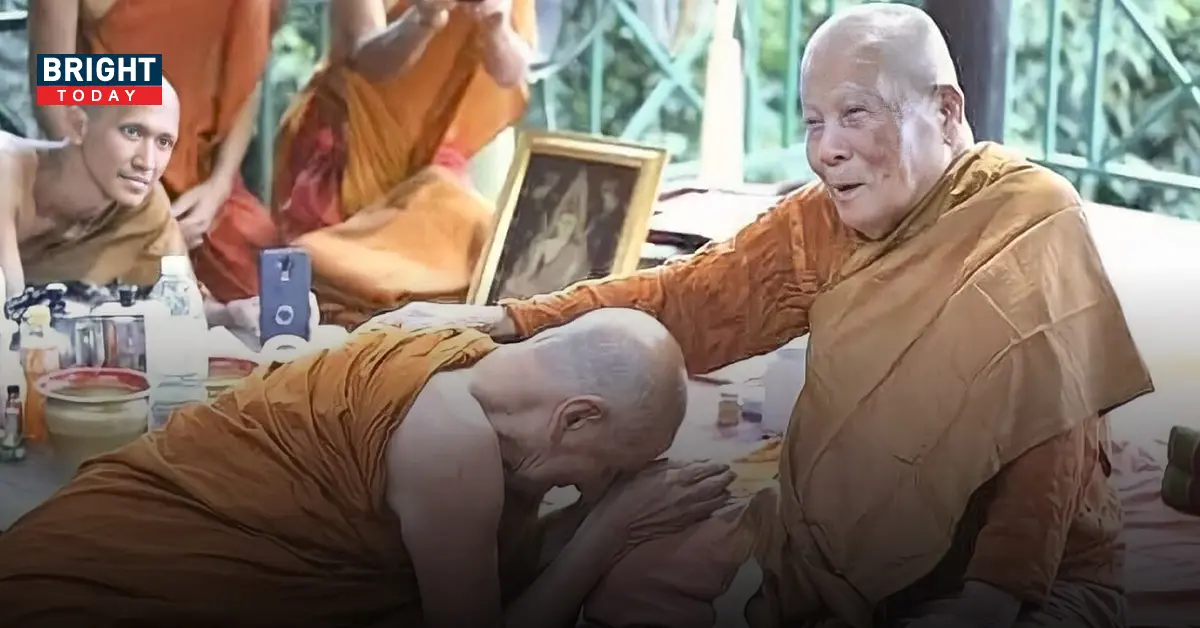 ปลด พระผู้ดูแล หลวงปู่แสง