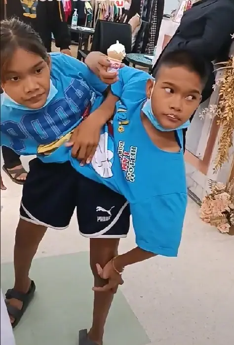 แฝดสยามปิ่นป่าน-5