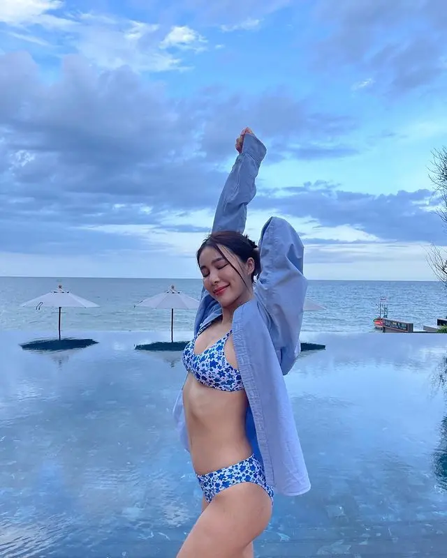 จันจิ-ชุดว่ายน้ำ-1