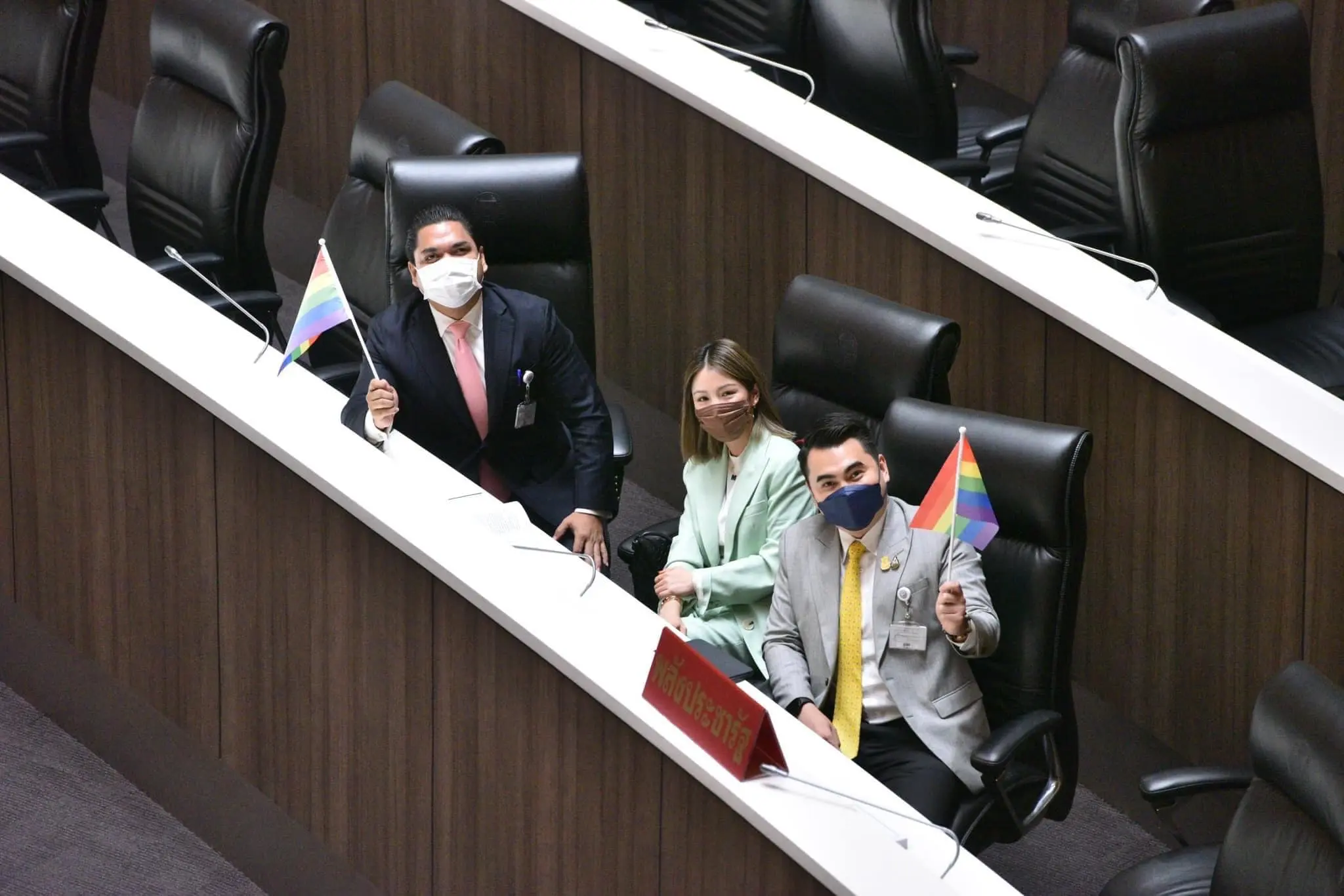 มาดามเดียร์ ลาออก ส.ส.พลังประชารัฐ