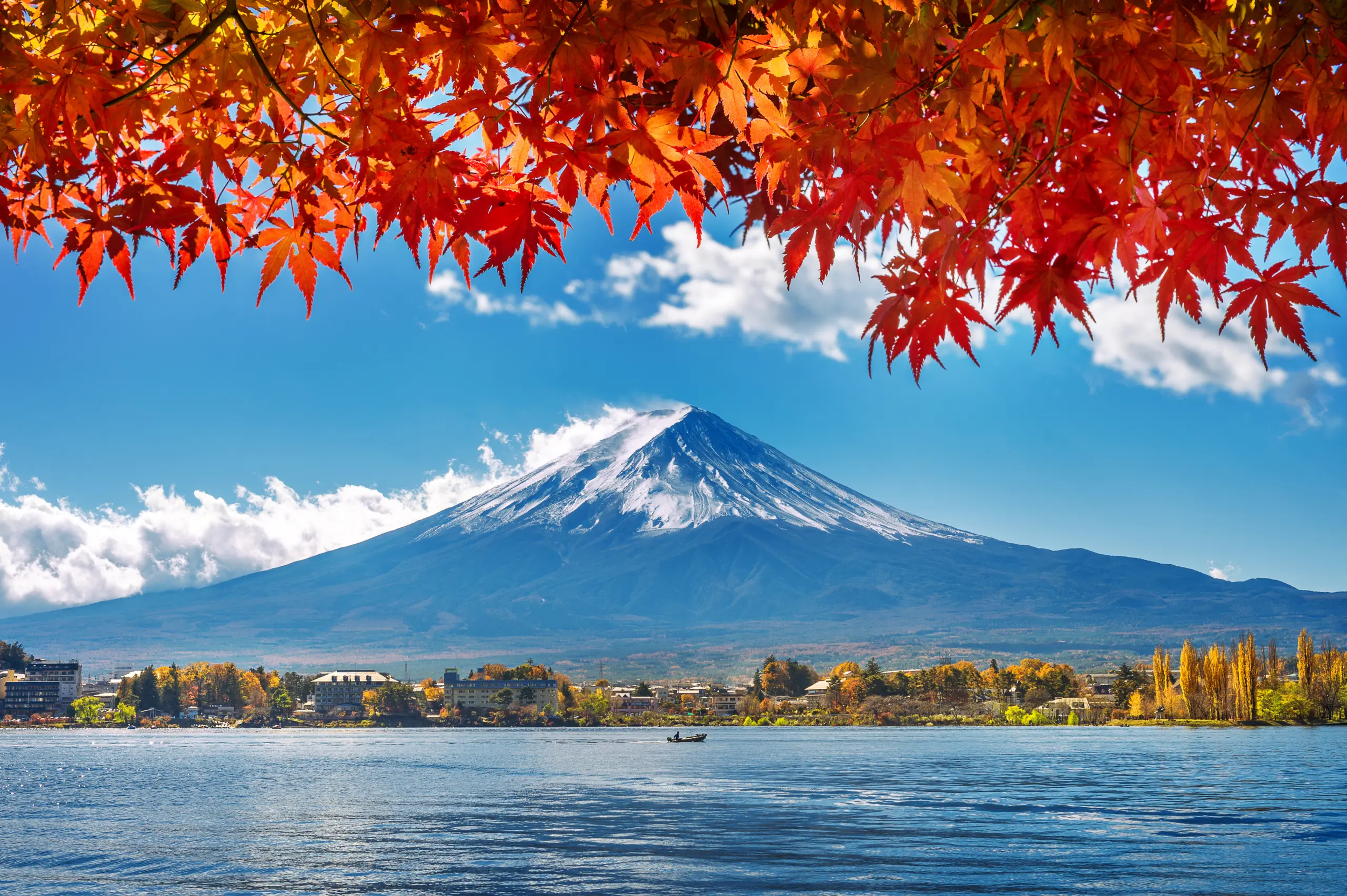 autumn-season-mountain-fuji-kawaguchiko-lake-japan