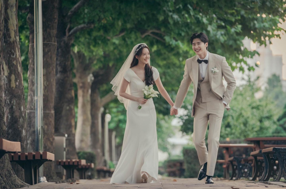 yoona-Lee-Jong-Suk-3