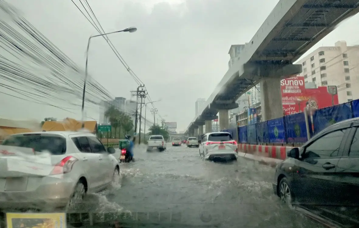 น้ำท่วม-แจ้งวัฒนะ-2