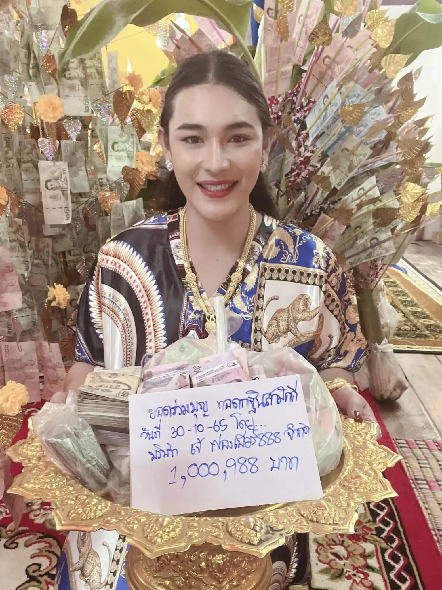 -2-เจ้าแม่ใบ้หวย-เจ๊ฟองเบียร์-และ-เจ๊นุ๊ก-บารมีมหาเฮง