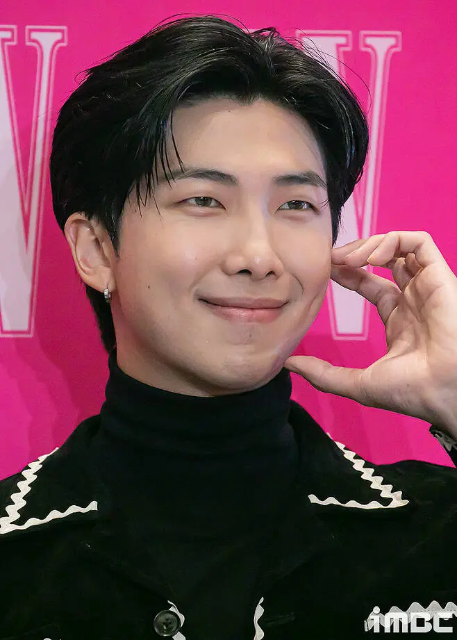 RM-และ-เจโฮป-BTS-โผล่ร่วมงาน-Love-Your-W-2