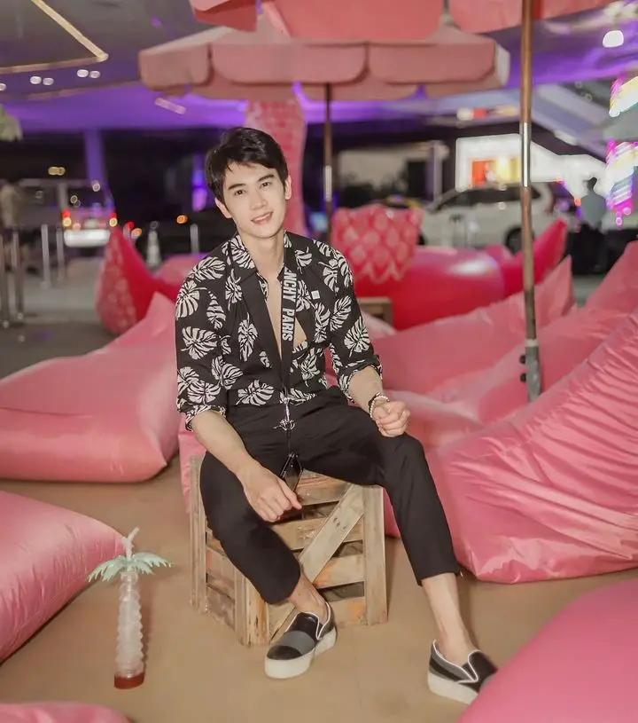 ป๊อบ-คำเกษม-เจอแมลงสาปในอาหารญี่ปุ่น-3